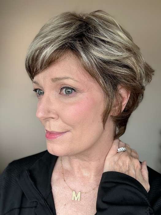 Ellen Wille Club 10 wig in stylish short cut, perfect for versatile everyday wear