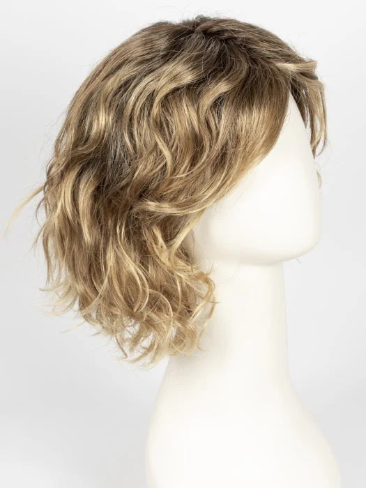 Ellen Wille Girl Mono wig featuring a stylish wavy bob in blonde ombre for a natural look