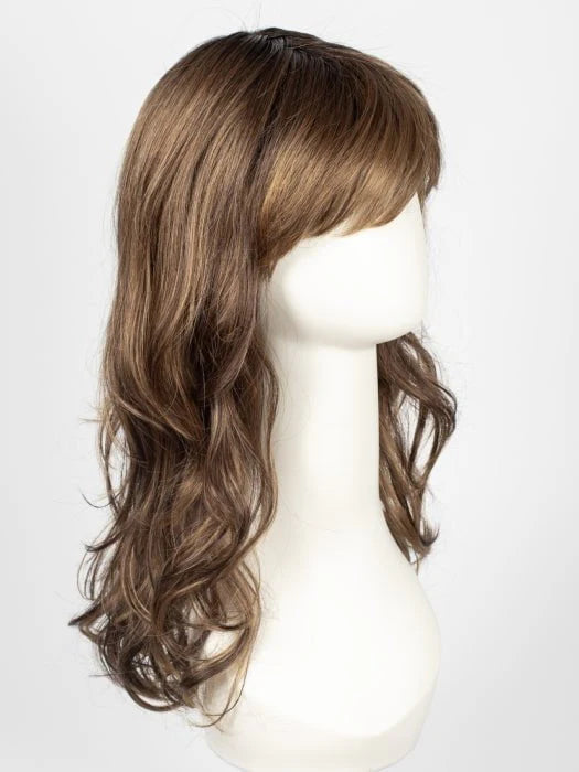 Ellen Wille Pretty wig with long wavy hair and a natural-looking dark blonde color
