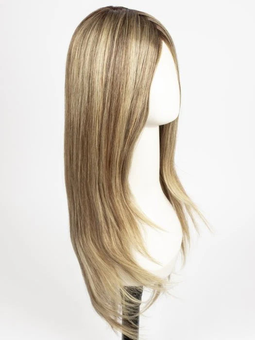 Long wavy synthetic wig in blonde shades with natural tapered ends for a stylish look