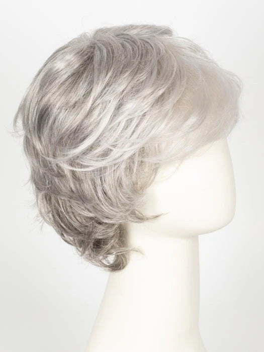 Short layered synthetic wigs for women in a stylish silver color with soft waves and natural movement