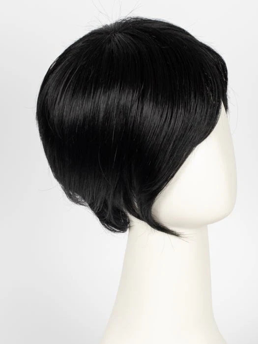 Elegant short synthetic wigs for women with a sleek bob style in black for everyday wear