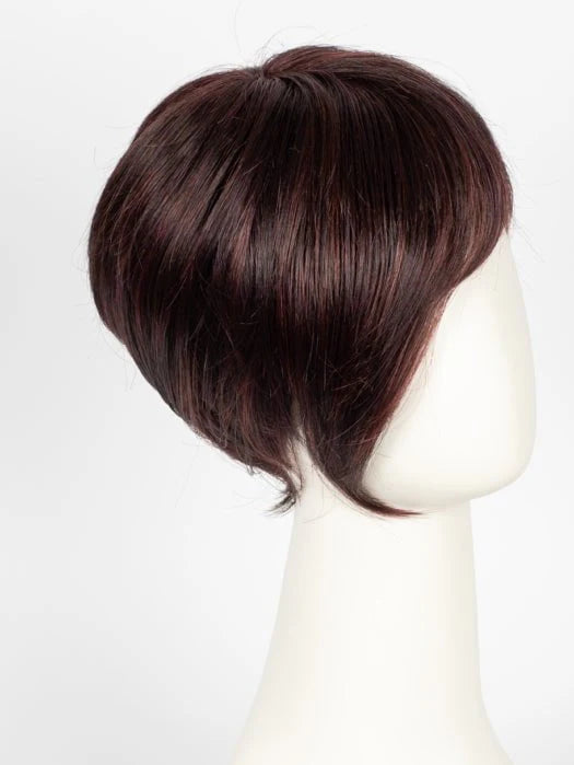 Short synthetic wigs for women featuring a sleek dark auburn style perfect for everyday wear